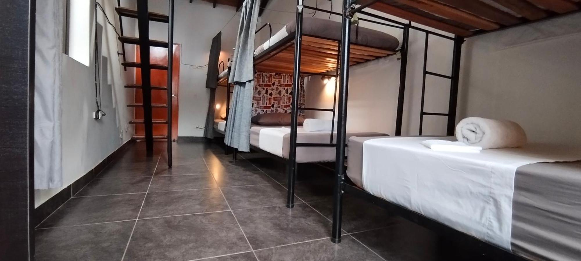 Hostel Metro Floresta Alojamiento 메딜린 외부 사진